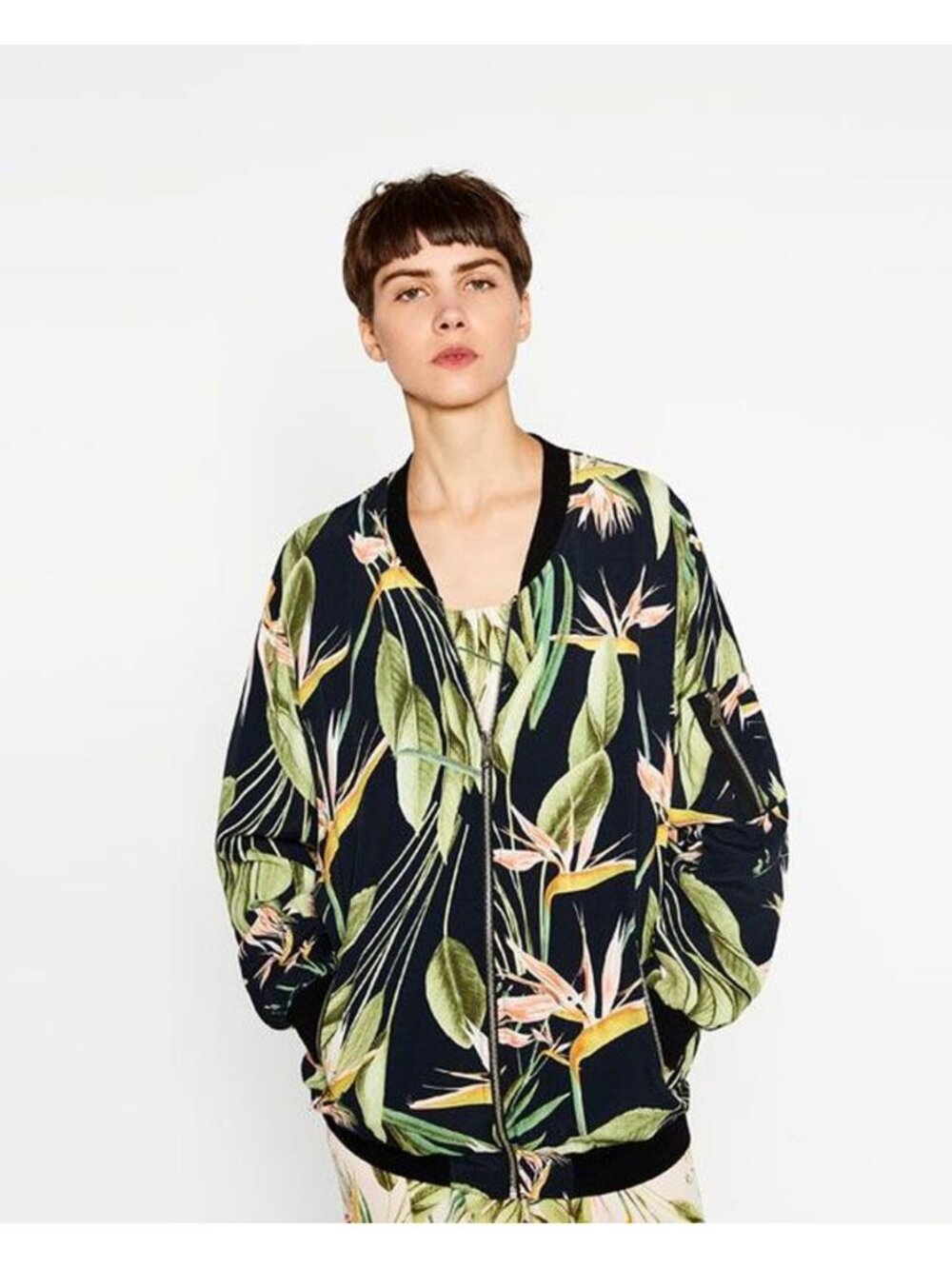 EUC Zara black floral Birds of Paradise lightweight printed bomber jacket, L